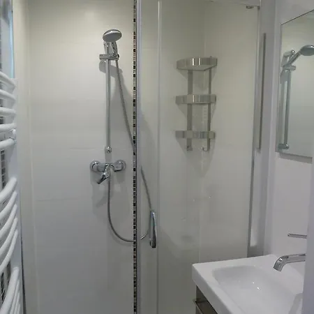 New 1 Bedroom Apt Place Garibaldi Ницца